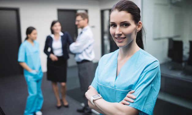 Sehari Menjadi Perawat: Dedikasi, Tantangan, Dan Pengorbanan