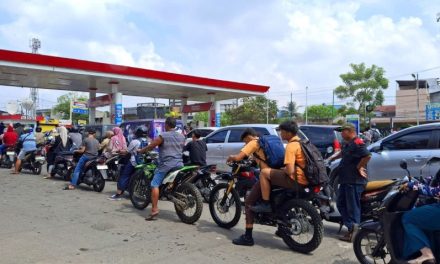 Antrean BBM Mengular Di Daerah, Warga Keluhkan Pasokan