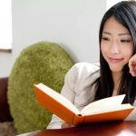 Manfaat Membaca Buku Bagi Pengembangan Diri
