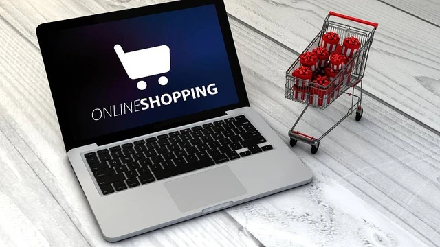 Perubahan Pola Belanja Masyarakat Saat Maraknya E-Commerce