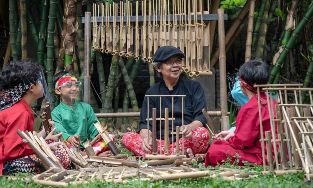 Budaya Lokal: Upaya Melestarikan Tradisi Di Tengah Modernisasi