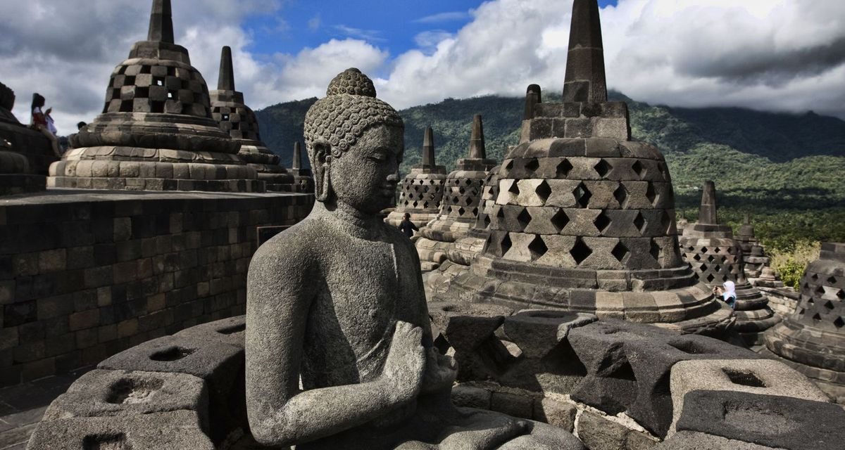 Candi Borobudur: Sejarah, Keunikan Arsitektur, Dan Daya Tariknya