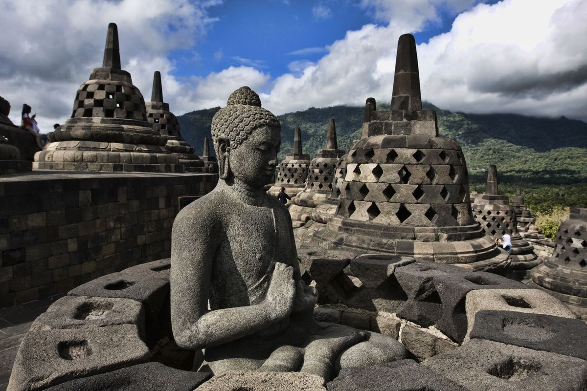Candi Borobudur: Sejarah, Keunikan Arsitektur, Dan Daya Tariknya