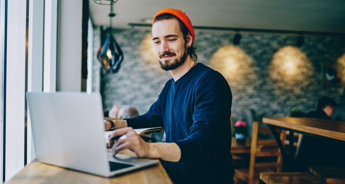 Pekerja Lepas Digital: Penghasilan Dan Tantangan Profesional