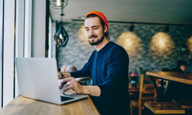 Pekerja Lepas Digital: Penghasilan Dan Tantangan Profesional
