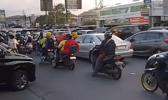 Pengembangan Transportasi Publik: Solusi Kemacetan Perkotaan